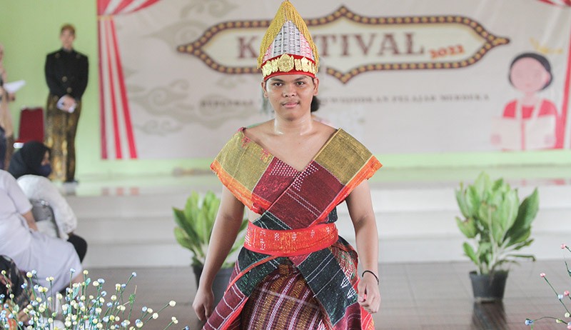 Peringatan Hari Kartini di SMAN 113, Siswa Siswi Peragakan Baju Adat Nusantara - Bagian 1