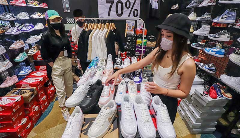 Berburu Sneakers Idaman di USS Yard Sale - Bagian 1