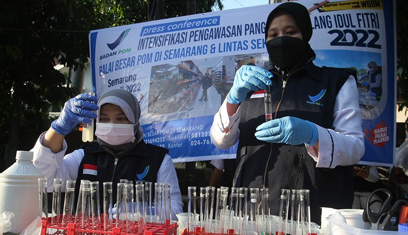 BPOM Uji Sampel Makanan dan Minuman dari PKL di Semarang - Bagian 1