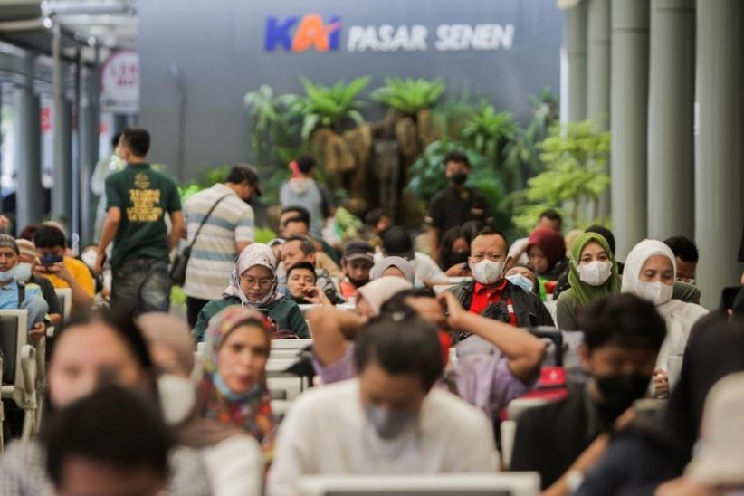 H-8 Lebaran, 12 Ribu Orang Mudik dari Stasiun Pasar Senen  - Bagian 5