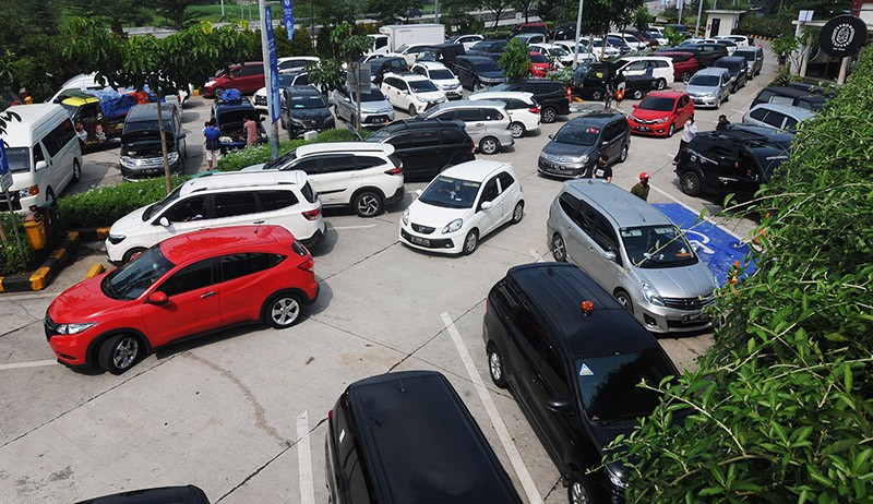 Rest Area Jalan Tol Penuh, Pemudik hanya Boleh Istirahat 30 Menit - Bagian 1
