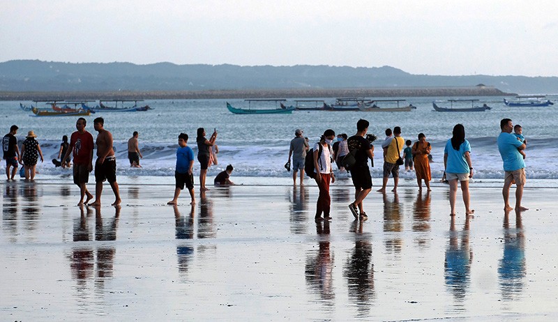 Pantai Kuta Bali Ramai Wisatawan, 2 Tahun Sebelumnya Sepi - Bagian 2