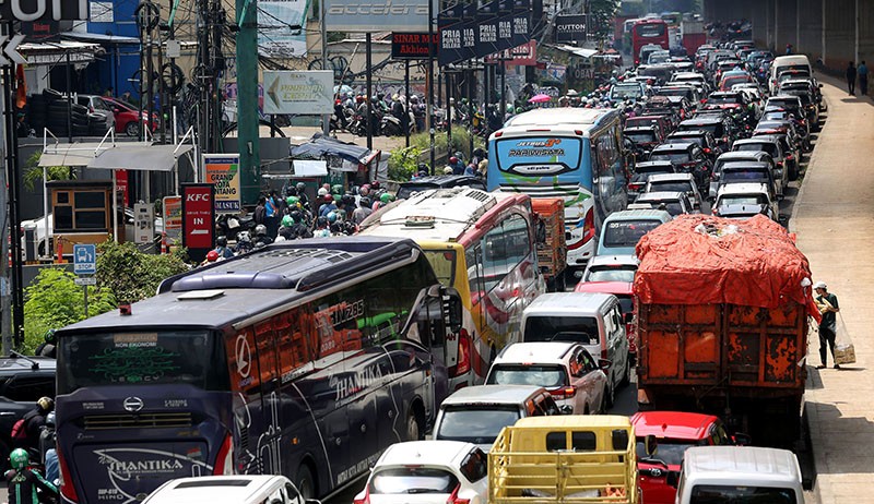 Imbas One Way, Jalan Kalimalang Macet Total Nyaris Tak Bergerak Sejauh 4 Km - Bagian 5