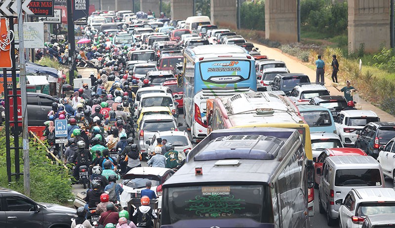 Imbas One Way, Jalan Kalimalang Macet Total Nyaris Tak Bergerak Sejauh 4 Km - Bagian 4