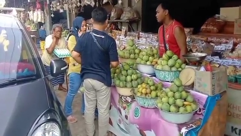 Berkah Arus Mudik-Balik, Pemudik Buru Mangga Gedong Gincu Indramayu, Pedagang Untung Besar