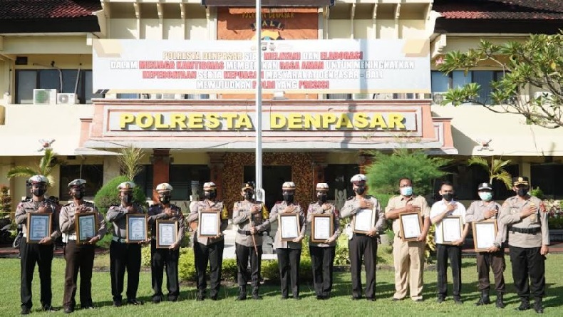 Ungkap Kasus Tabrak Lari Kurang dari 6 Jam, 8 Polisi di Denpasar Dapat Reward