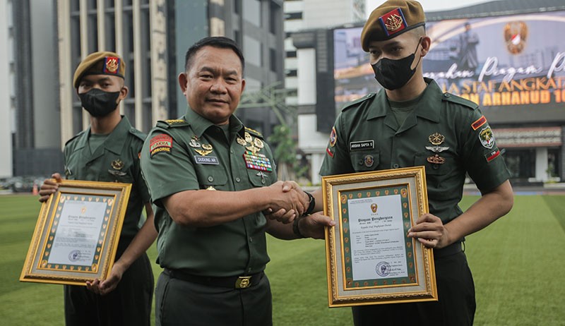 2 Prajurit TNI AD Gagalkan Aksi Begal Dapat Penghargaan KSAD - Bagian 1