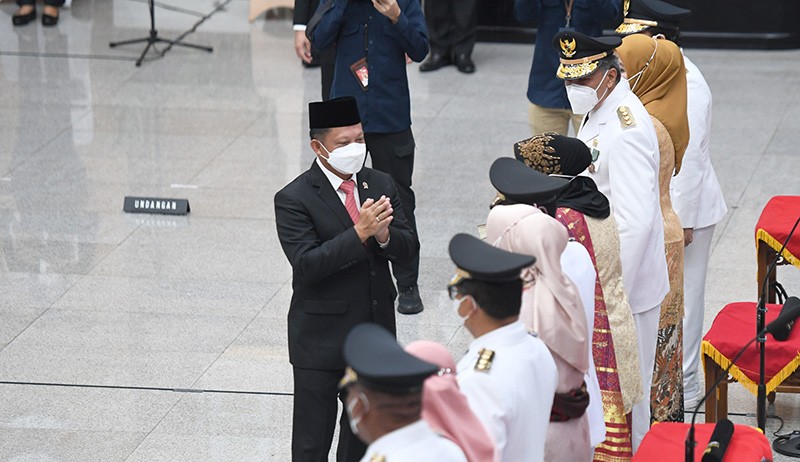 Mendagri Tito Karnavian Lantik 5 Penjabat Gubernur - Bagian 1