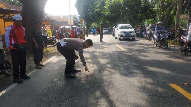 Tertabrak Kendaraan Latsitarda, Warga Lembar Tewas 