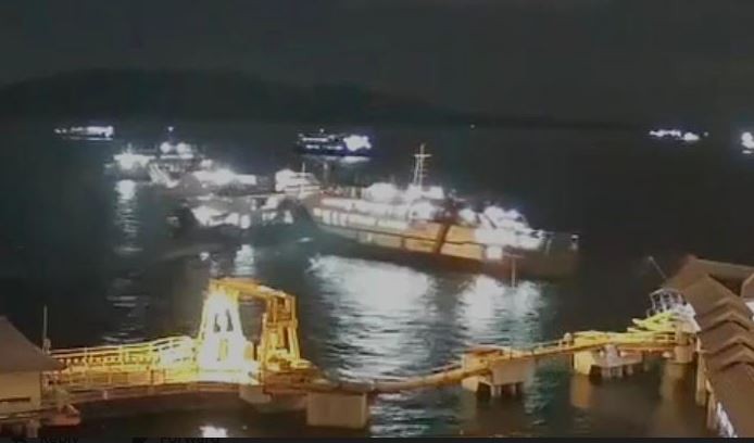 Ngeri! 2 Kapal Feri Tabrakan di Pelabuhan Ketapang Banyuwangi