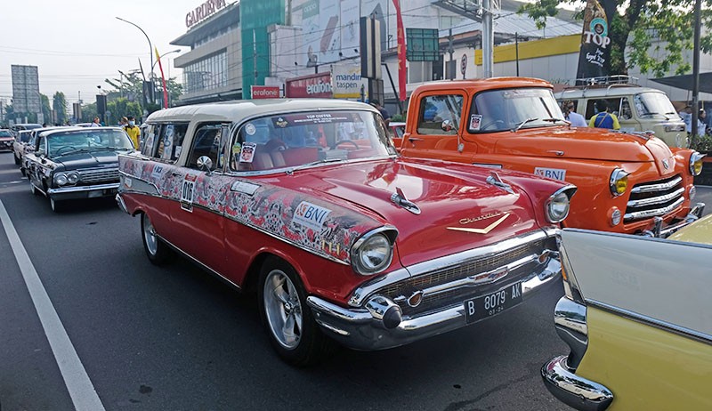 Ratusan Mobil Kuno Konvoi Sambut Hari Jadi ke-1116 Kota Magelang - Bagian 2