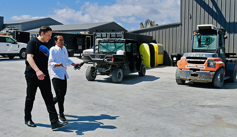 Momen Presiden Jokowi bersama Elon Musk di Pabrik Roket SpaceX - Bagian 2