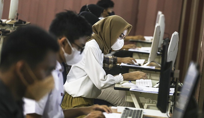 Suasana Ujian Tulis Berbasis Komputer SBMPTN Gelombang I - Bagian 1