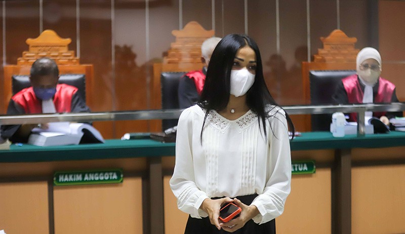 Nirina Zubir Menjadi Saksi Sidang Kasus Mafia Tanah - Bagian 1