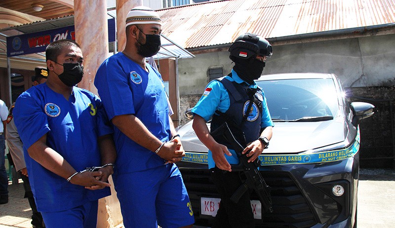 Tampang Oknum Polisi dari Polda Kalbar Penyelundup Ratusan Gram Sabu - Bagian 2