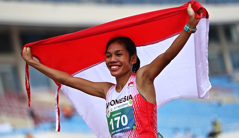 Momen Pelari Maraton Indonesia Rebut Emas SEA Games hingga Ditolong Tenaga Medis - Bagian 1
