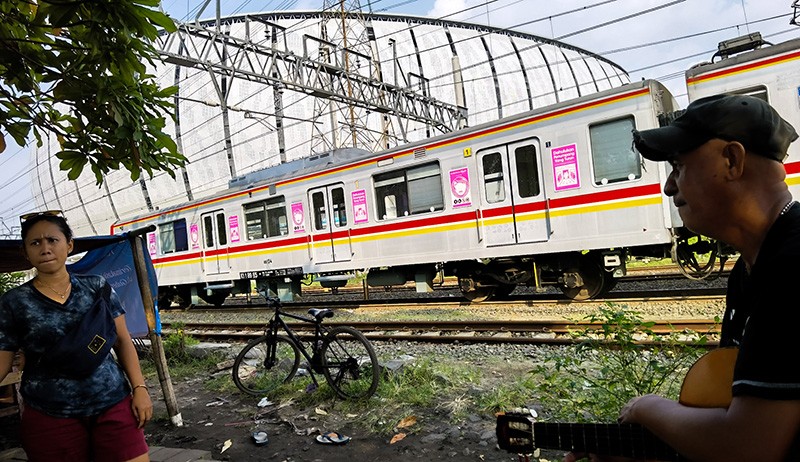 Kapasitas Penumpang KRL Ditambah - Bagian 2