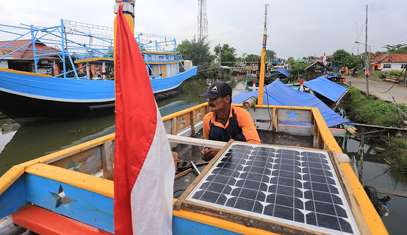 Irit Bahan Bakar, Nelayan Gunakan Panel Surya sebagai Sumber Energi - Bagian 1