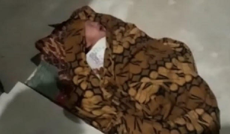 Dengar Suara Tangisan, Warga Pangkalan Bun Temukan Bayi di Pintu Rumah