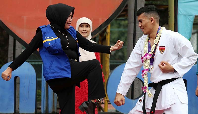 Aksi Mahasiswa Unitomo Karateka Peraih Medali Perak SEA Games Vietnam - Bagian 3