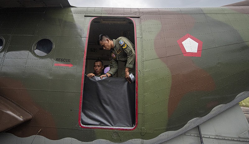 Begini Persiapan Operasi Teknologi Modifikasi Cuaca dengan Pesawat Cassa TNI AU - Bagian 3