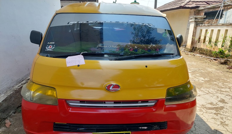 Rawan Aksi Kriminal, Angkot Berkaca Film Gelap di KBB Bakal Dirazia