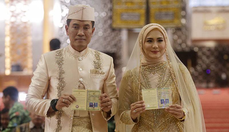 Sah Menjadi Istri Tentara, Juliana Moechtar Tampil Cantik dengan Busana Muslim - Bagian 3
