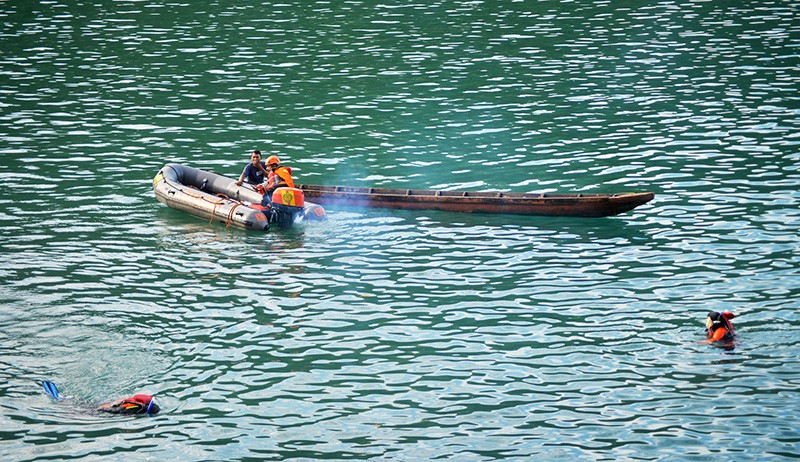 Kecelakaan Mobil Masuk ke Laut di Padang, 3 Penumpang Hilang - Bagian 2