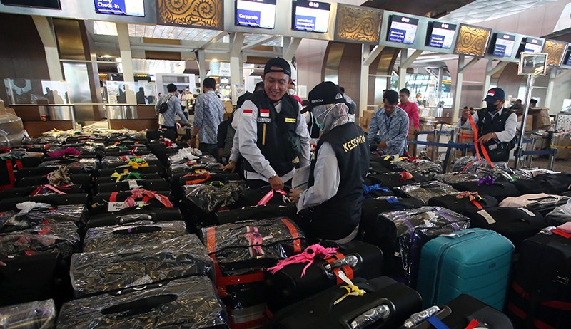 Ratusan Petugas Haji 2022 Gelombang Pertama Berangkat ke Tanah Suci - Bagian 1
