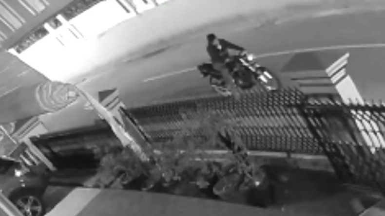Aksi Curanmor di Bukittinggi, Pelaku Terekam CCTV Dorong Motor Ninja