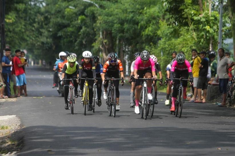 1.037 Peserta Ramaikan Tugu Muda Race 2022 di Banjir Kanal Barat Semarang - Bagian 3