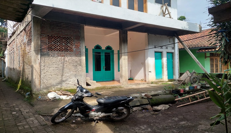 Musala Markas Khilafatul Muslimin di Cimahi Sepi, Papan Nama Sudah Dicabut