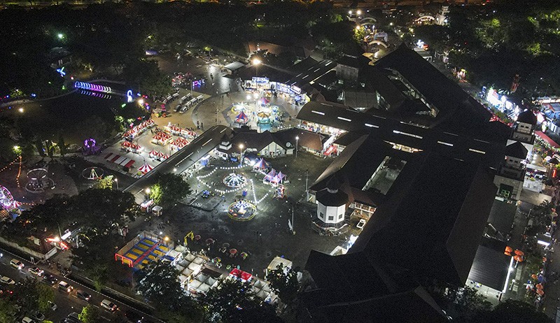 Suasana Kemeriahan Jakarta Fair 2022 di Kemayoran - Bagian 1