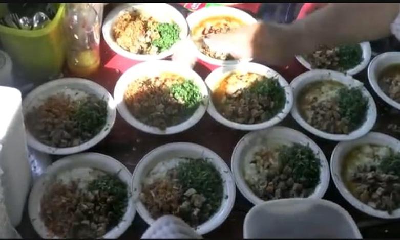 Nikmatnya Sarapan Bubur Ayam Barbar, Semangkuk Ada 6 Toping Bikin Kenyang 