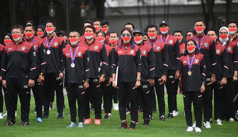 Presiden Jokowi Serahkan Bonus Rp130,5 Miliar kepada Atlet SEA Games ke-31 - Bagian 3