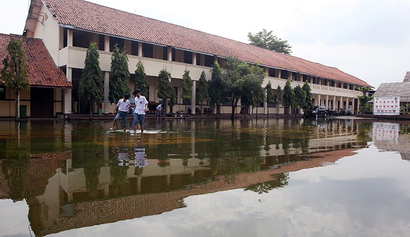 Nasib Pelajar SMAN 4 Tangsel, Sudah Dua Pekan Lebih Sekolah Terendam Banjir - Bagian 2