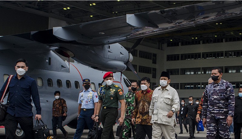 Menhan Prabowo Serahkan Pesawat dan Heli Anti Kapal Selam Buatan PTDI ke TNI AL - Bagian 2