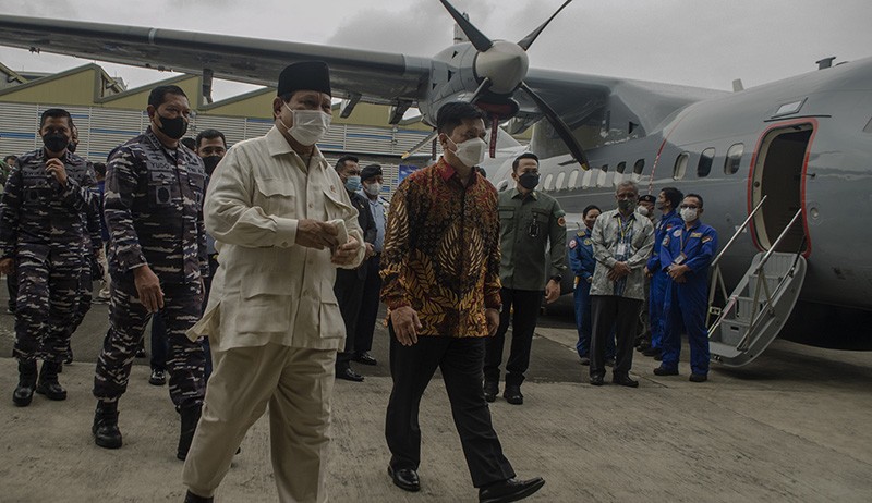 Menhan Prabowo Serahkan Pesawat dan Heli Anti Kapal Selam Buatan PTDI ke TNI AL - Bagian 1