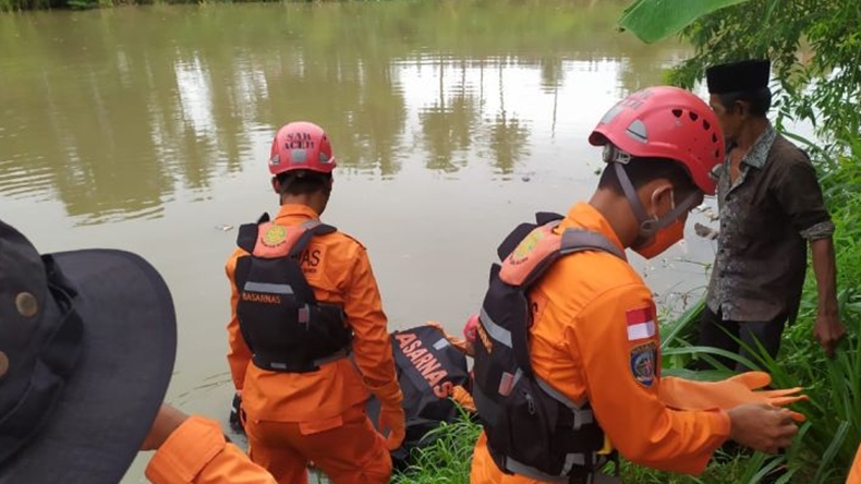 Warga Aceh Besar Geger, Ada Mayat Bugil Mangapung di Sungai Krueng