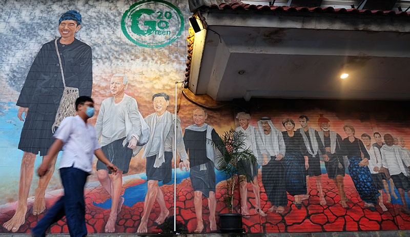 Mural Joe Biden hingga Vladimir Putin Pakai Baju Suku Baduy Sambut KTT G20 - Bagian 1