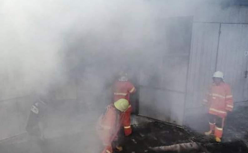 Lupa Matikan Api Arang, Gerobak PKL di Salatiga Ludes Terbakar