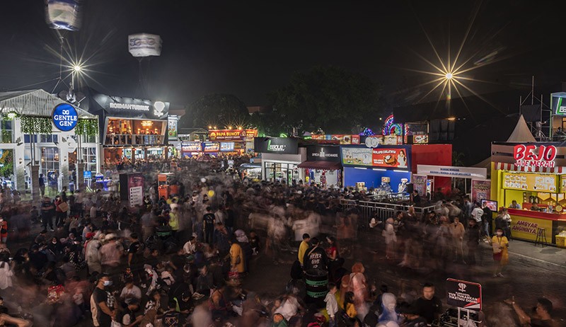 Pengunjung Padati Jakarta Fair 2022 - Bagian 2