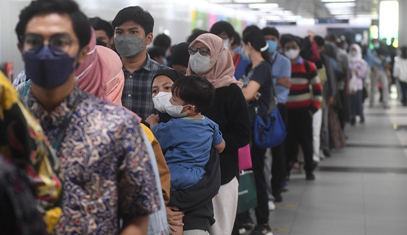 Antusiasme Masyarakat Naik MRT Jakarta Gratis Hari Ini - Bagian 4