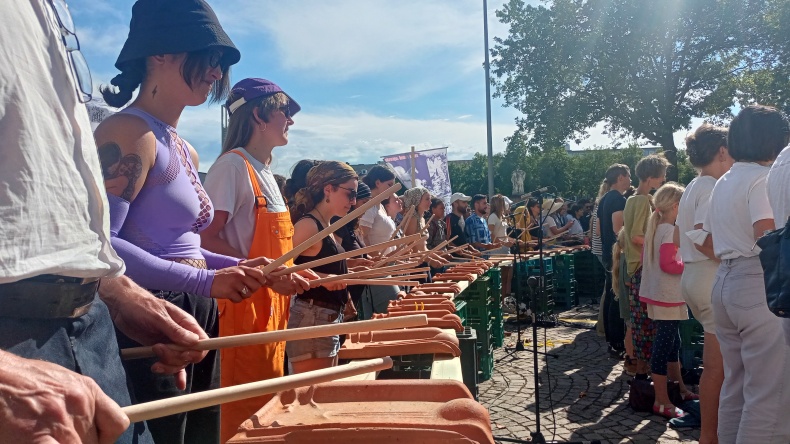  Tampil di Kassel Jerman, Rampak Genteng Majalengka Mendunia