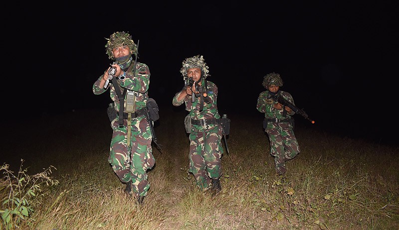 Serangan Kilat dan Senyap, Marinir TNI AL Lumpuhkan Musuh saat Gelap Gulita - Bagian 2