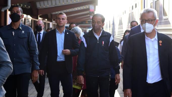 Usai Temui Zelensky, Presiden Jokowi Terbang ke Rusia Bertemu Vladimir Putin - Bagian 2