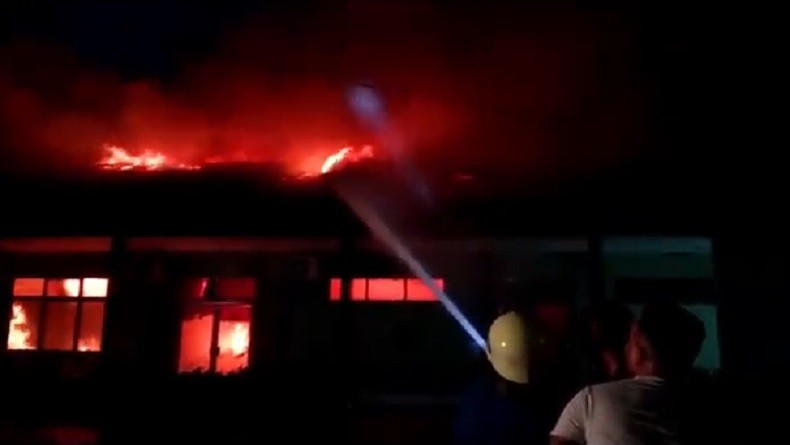 RS Putri Hijau Medan Terbakar Hebat, Api Berasal dari Korsleting Listrik