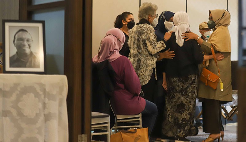 Suasana Haru Rumah Duka Bob Tutupoly - Bagian 1