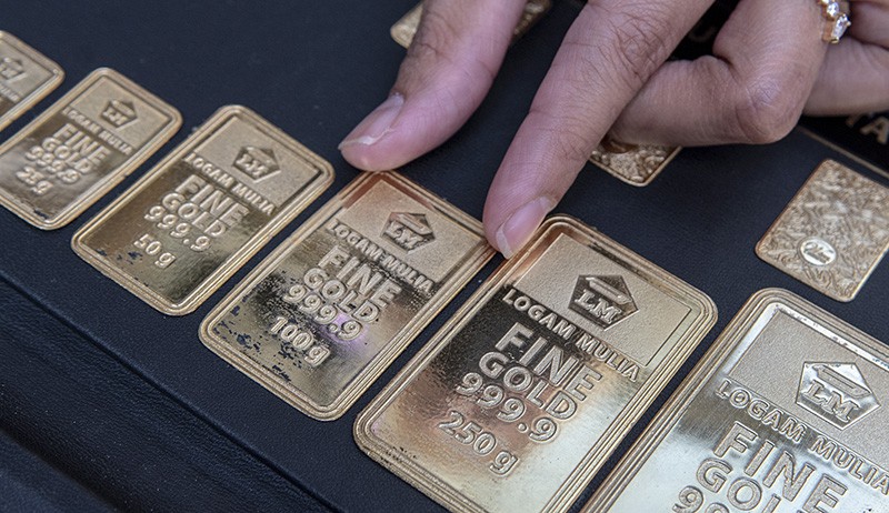 Harga Emas Antam Turun Menjadi Rp977.000 per Gram - Bagian 1