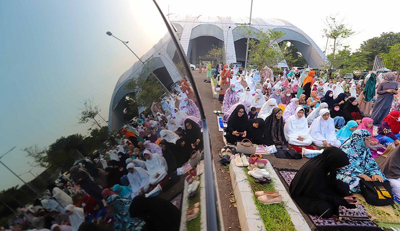 Salat Idul Adha, Ribuan Jemaah Muhammadiyah Padati JIEP Pulomas - Bagian 4